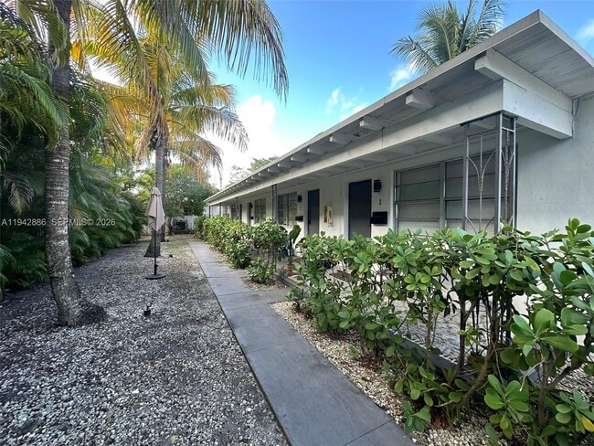 Building Photo - 5010 NW 2nd Ave Unit 3