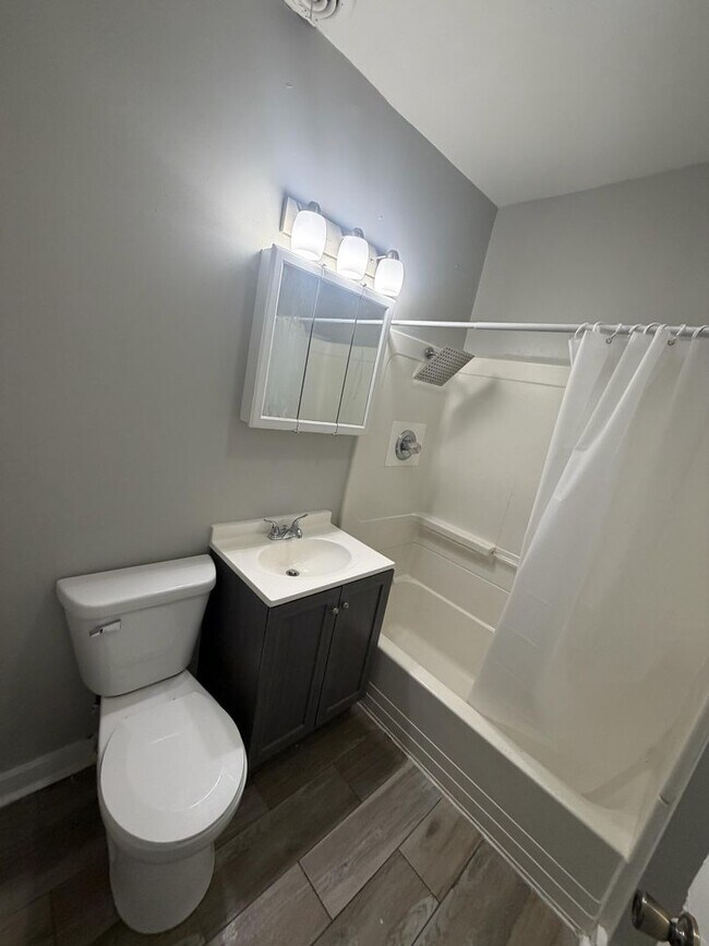 Photo - 3910 Deodar St Unidad 2nd floor