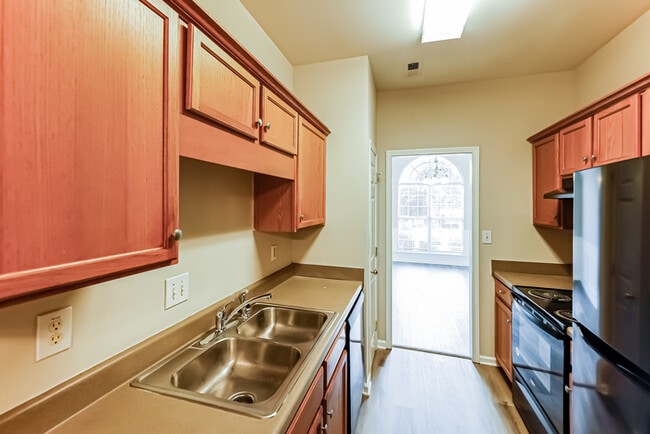Photo - 138 Daventry Dr