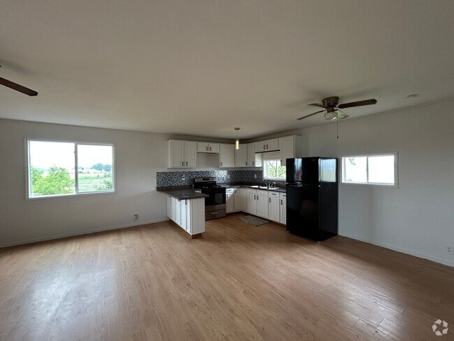 Building Photo - 5610 US-20 Unit C Rental