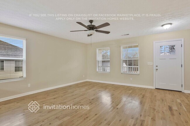 Photo - 128 Waterbury Way