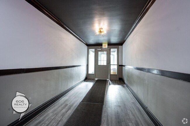 Building Photo - Hot Logan Square Apartments! Unit 2724-2