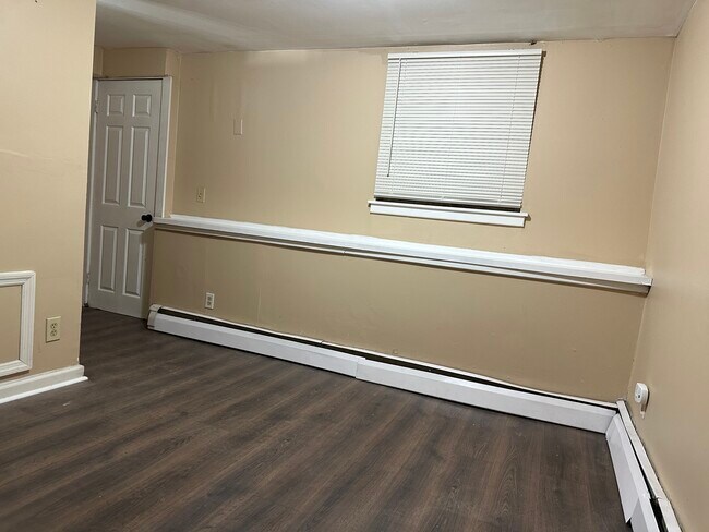 Bedroom - 11 Myrtle Ave Unit Basement