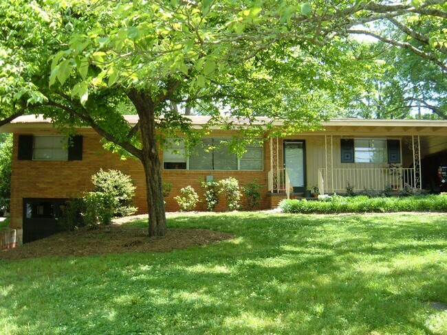 Building Photo - Glencrest 135 Unit Glencrest Front Rental