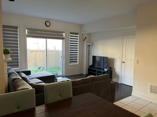 Photo - 7 Kempsford Cres