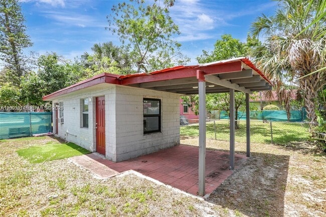 2701 NW 18th Terrace Unit B