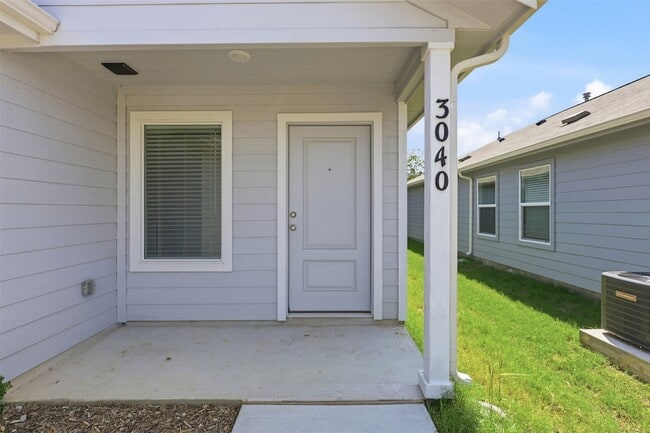 Photo - 3040 Campeiro Ave