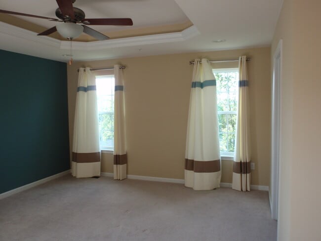 Photo - 325 Broadstone Dr