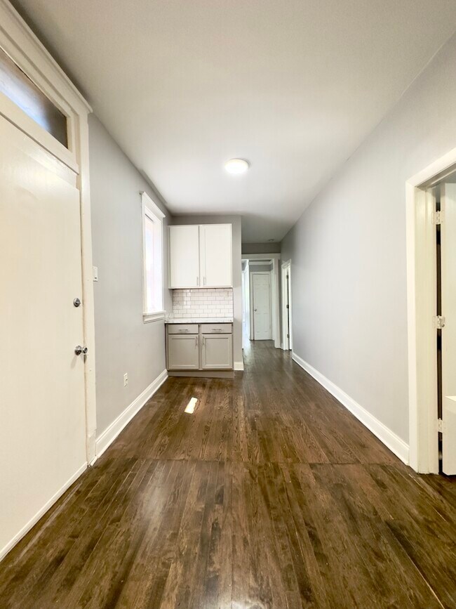 Photo - 1258 W Montrose Ave Unit 3