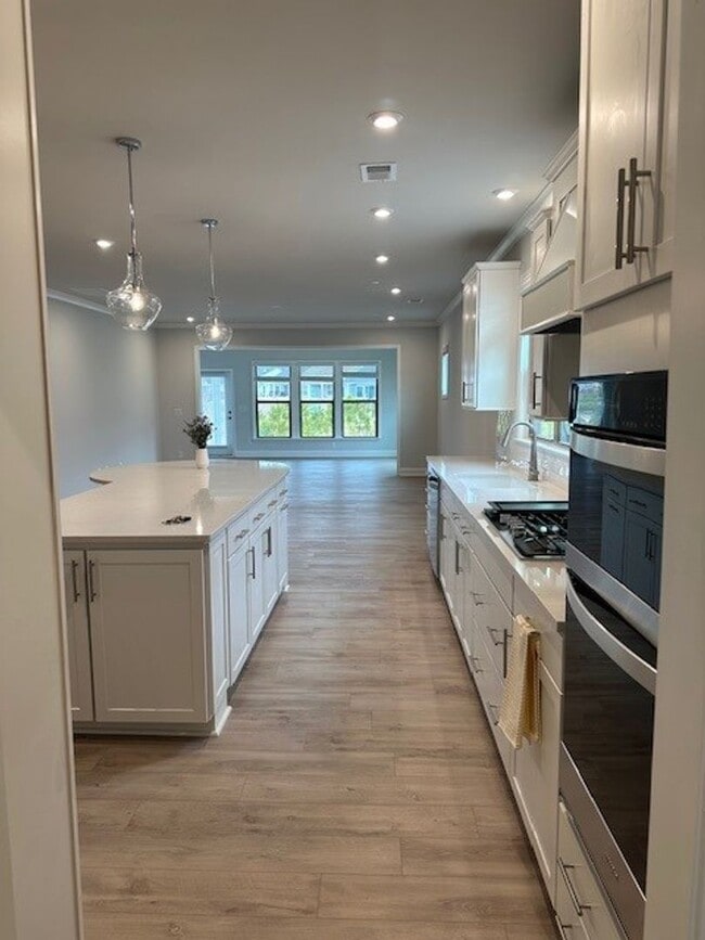 Photo - 505 Colebrook Wy