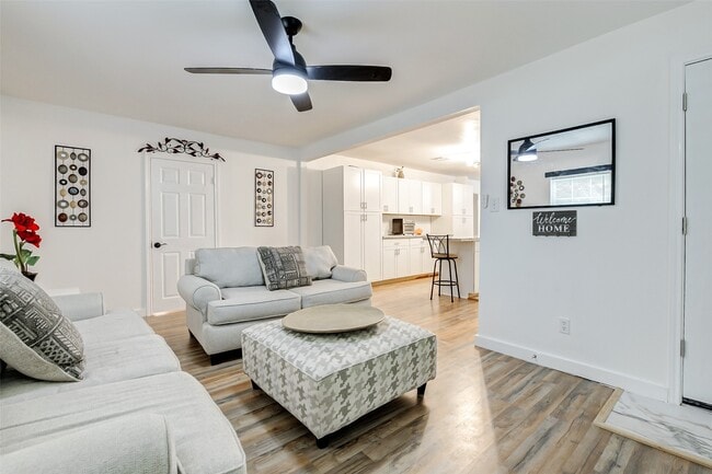 Photo - 706 Beaumont St