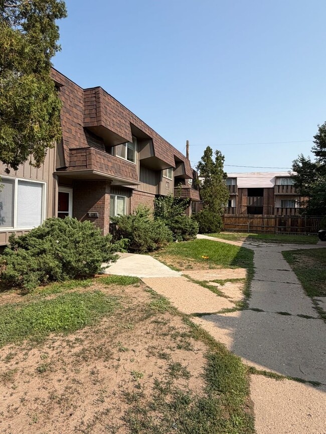 Building Photo - 1138 26th Ave Unit A