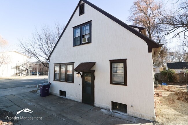 Photo - Awesome 4 bedroom 2 bathroom home located ...