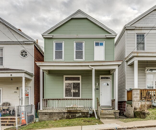 Photo - 2 Bedroom/1 Bath in Carrick - Available NOW!