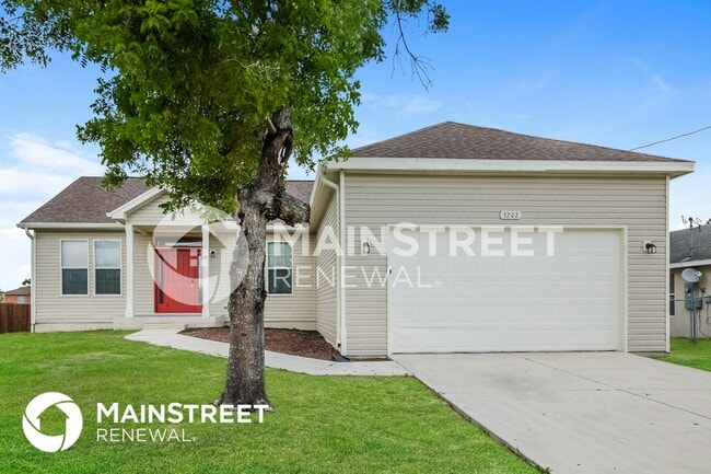 Building Photo - 3202 6th St W