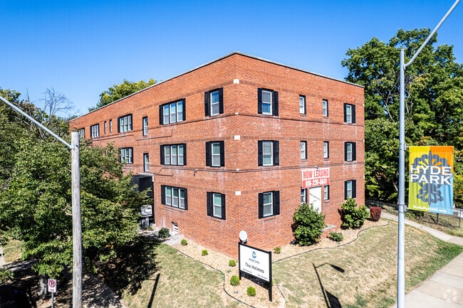 Building Photo - The Holmes