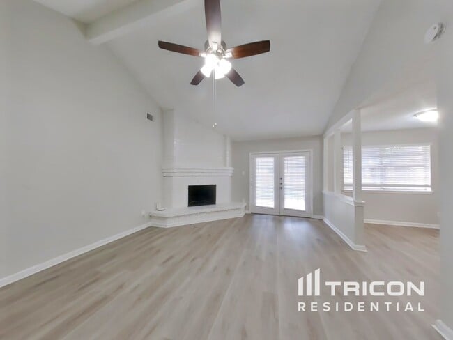 Photo - 18927 Jodywood Dr