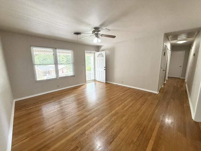 Photo - 207 Casalinda Cir