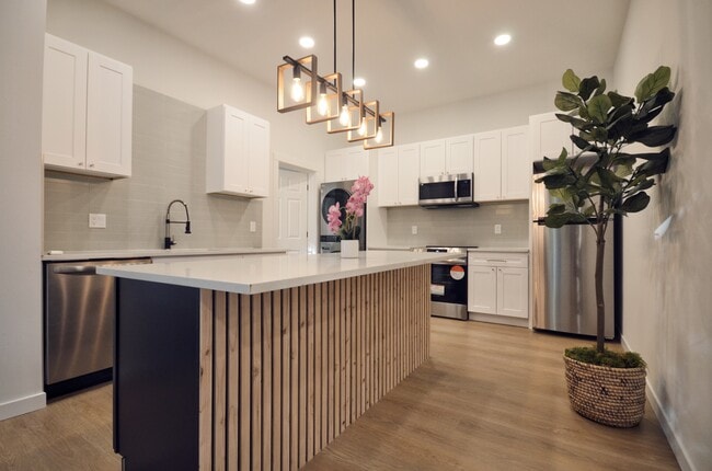 Photo - 6111 S 124th St