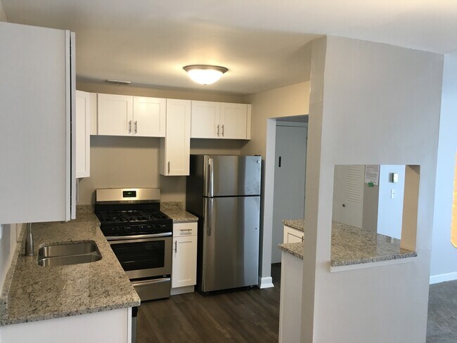 Photo - 9s120 Lake Dr Unit 15B-208