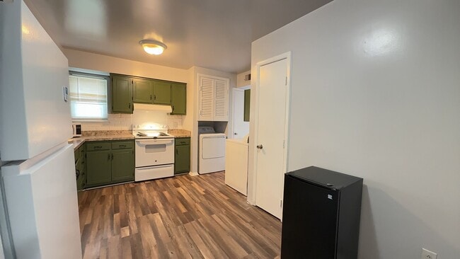 Photo - Spacious 3-Bedroom Norfolk Townhome with In-Unit Laundry and Fenced Outdoor Space