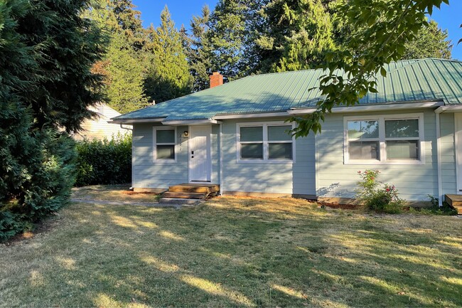 Building Photo - 2102 W 28th St