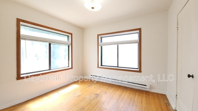 Photo - 1258 10th St N