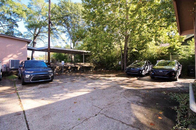 Photo - 752 Dalzell St