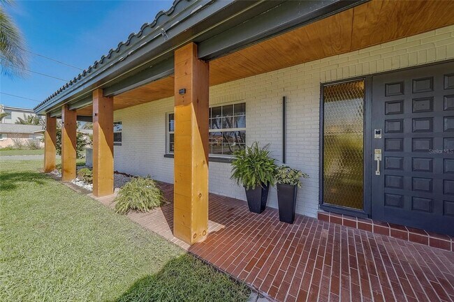 Photo - 400 Capri Blvd