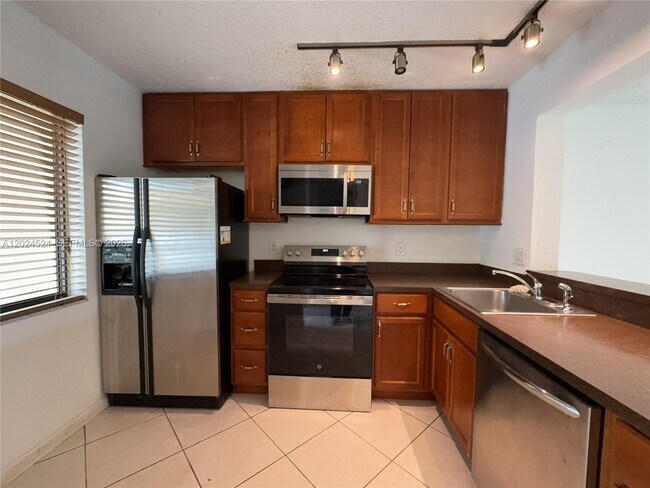 6552 Arleigh Ct Unit 102