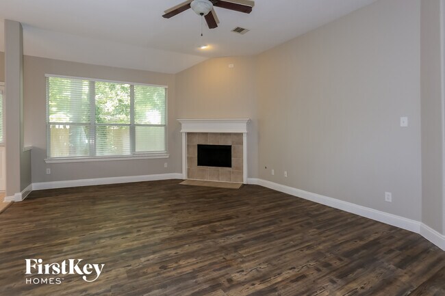 Photo - 18414 Bluff View Dr