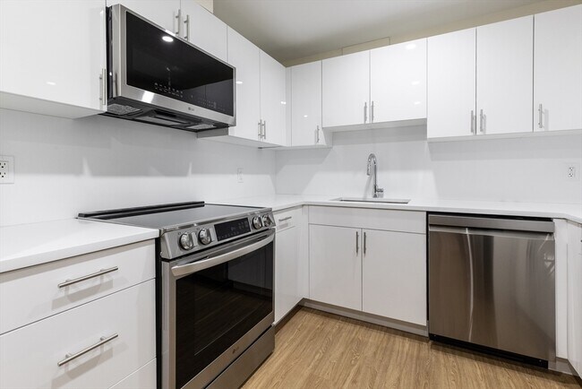 Building Photo - 109-111 Tremont St Unit 500