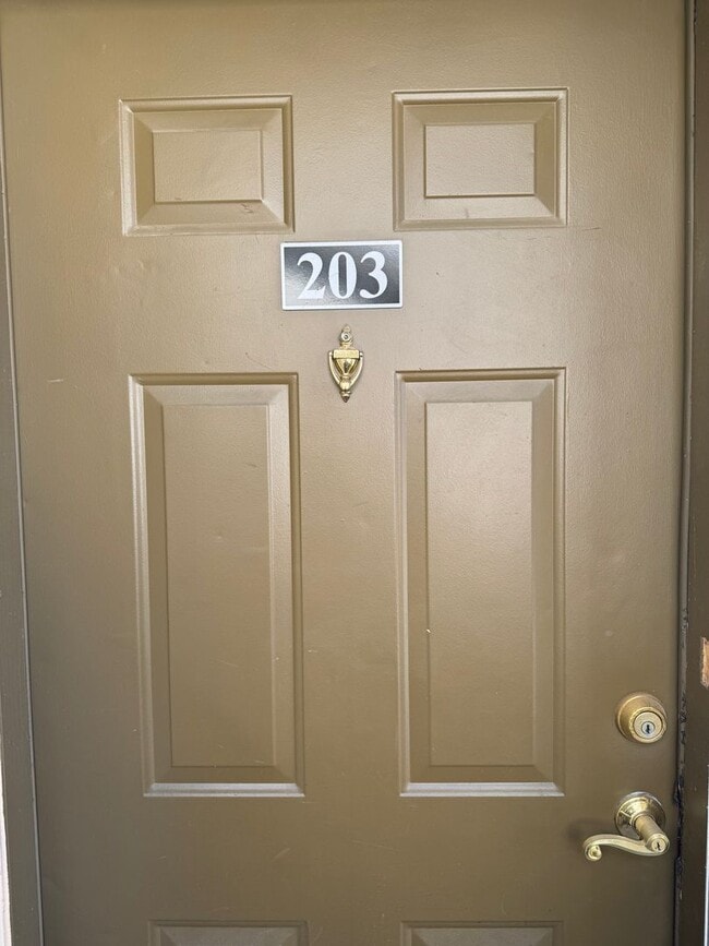 Photo - 2 Bedroom 2 Bathroom Condo! NORTHEAST Unidad 203