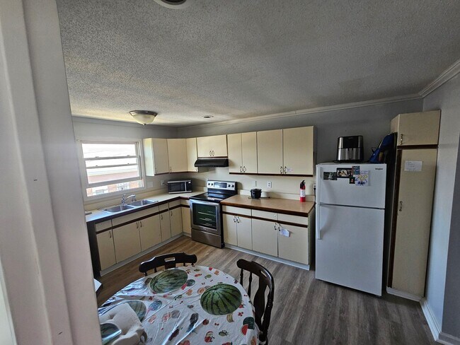 Photo - 62 Woodland St