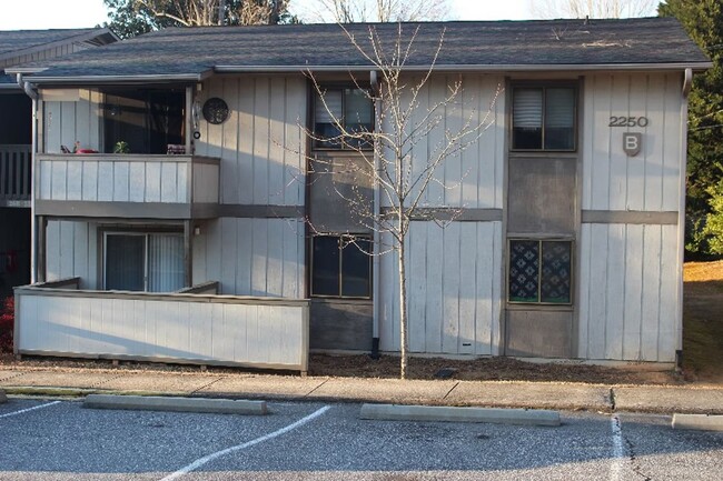 Building Photo - Fully Furnished 2-Bedroom Condo with Utili...