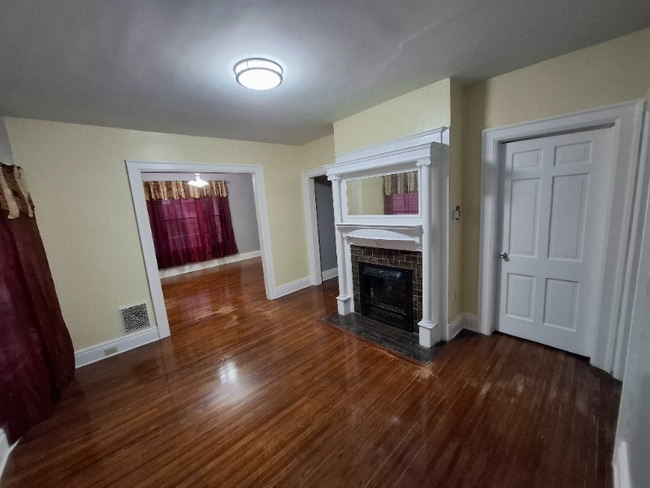 Photo - 31 Auchinvole Ave