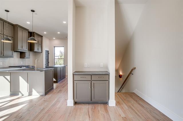 Photo - 2824 Weisenberger St Unit 100