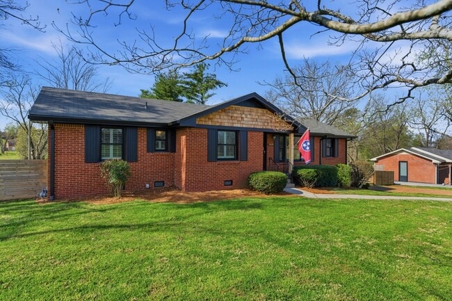 Photo - 2820 Donna Hill Dr