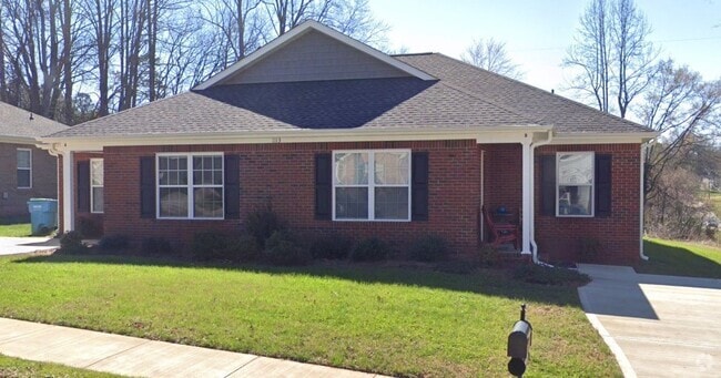 Building Photo - Move-in Ready! Rental