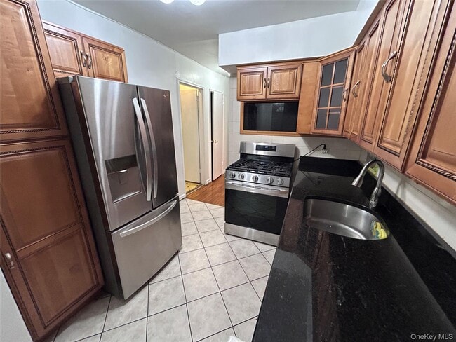 Building Photo - 1116 E 102nd St