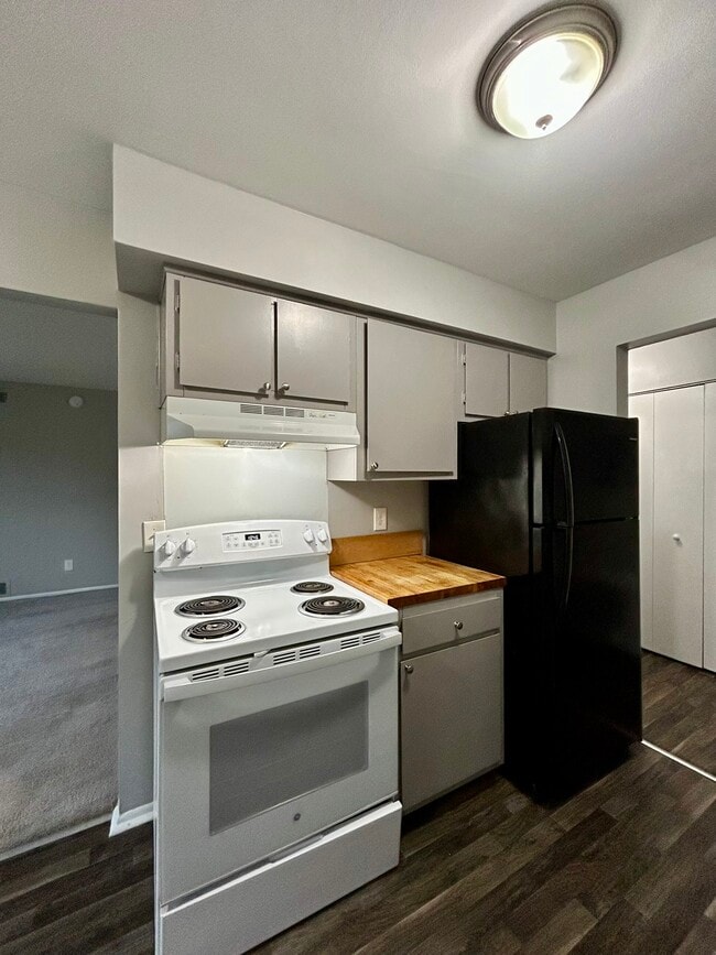 Photo - Old Goddard Apartments