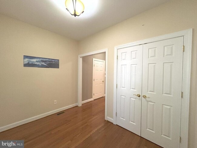 Photo - 122 Providence Ln