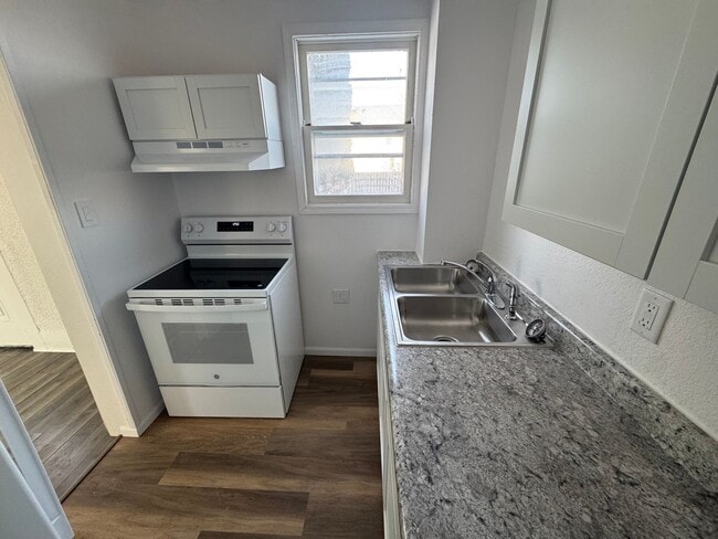 Photo - 321 W 5th St Unit 321 & 420-420