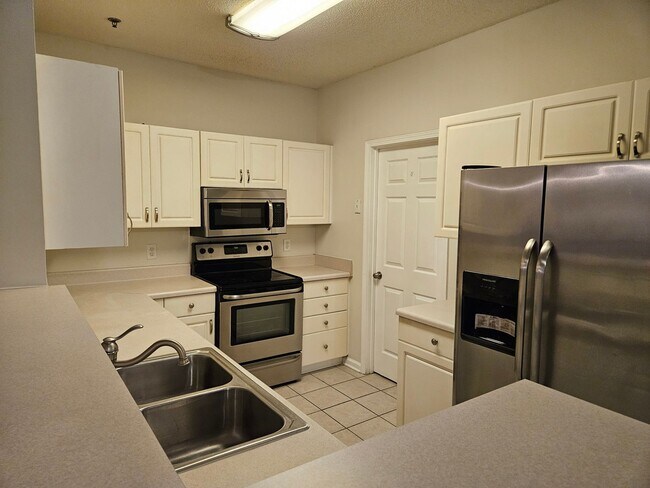 Photo - Rare 2 bed 2 bath condo with 1 car garage located in Smyrna