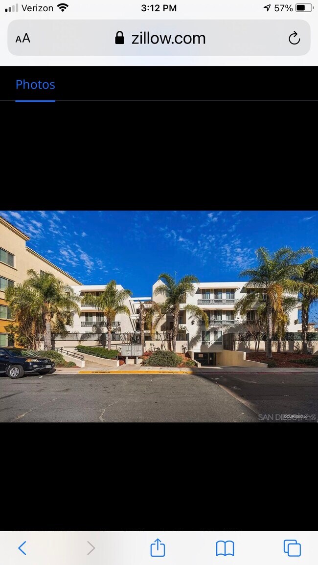 Edificio con entrada frontal segura y estacionamiento para (2) - 5540 Lindo Paseo Unidad 5540 Lindo Paseo