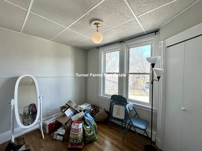 Building Photo - 823 Dorchester Ave Unit 2 Rental