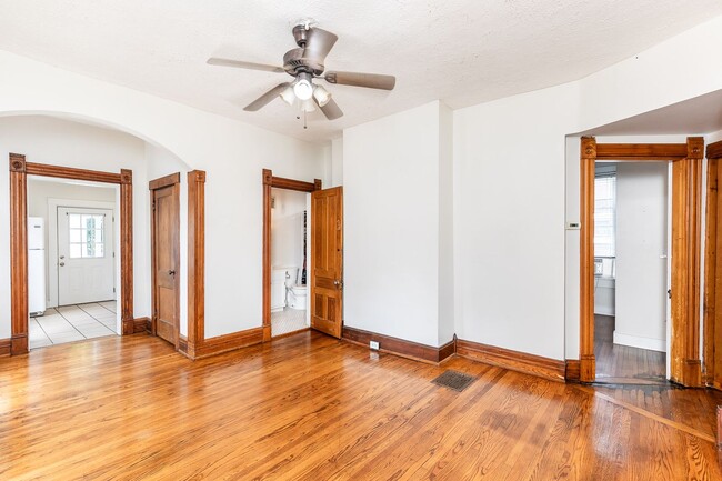 Building Photo - Hudson Ave. Unit 1 Rental