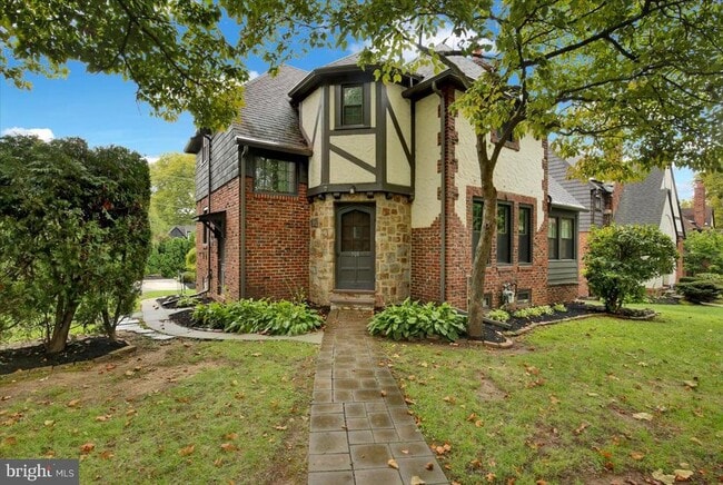 Building Photo - 501 Sunset Rd