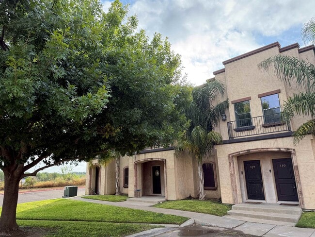 Building Photo - 8216 Casa Verde Rd Unit A110
