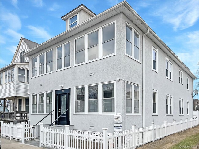 Building Photo - 70 Howard St Unit 3